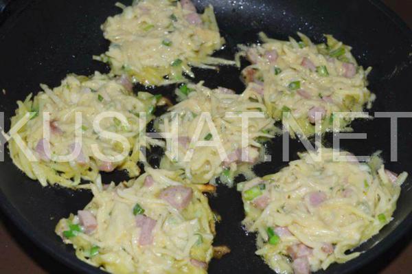 9_картофельные драники с колбасой