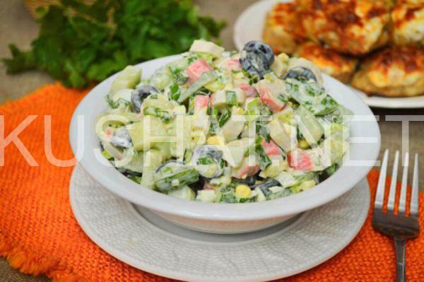 9_салат с крабовыми палочками, оливками и огурцом