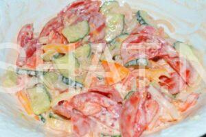 9_салат с сыром косичкой и помидорами