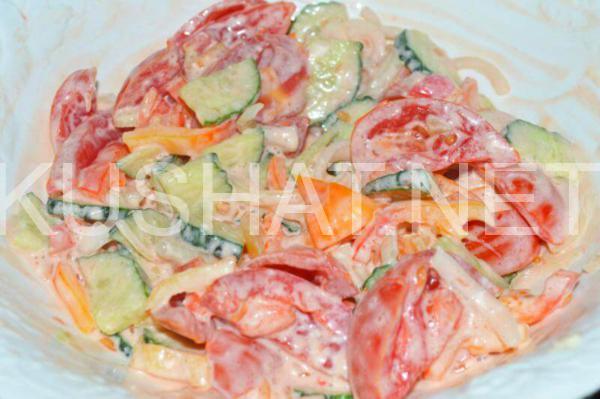 9_салат с сыром косичкой и помидорами